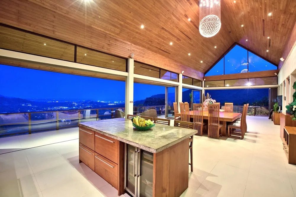 Grand Vista