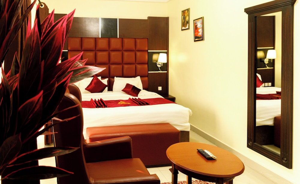 Pinnacle Castle Hotel Asaba