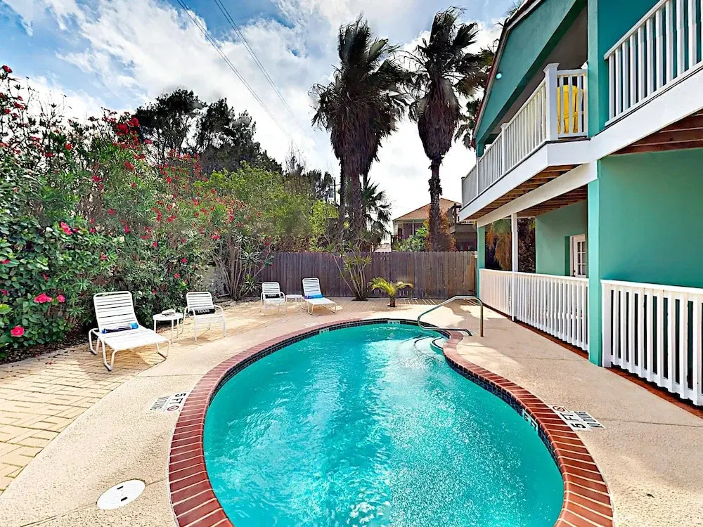 110 E Marlin Condo - 2 Br condo by RedAwning