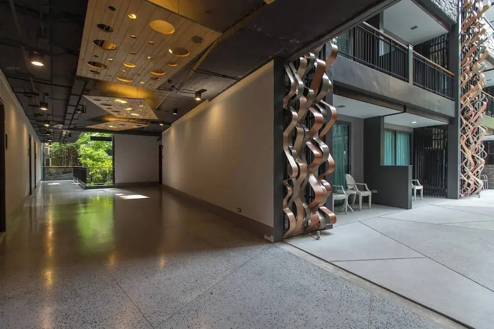 Emerald 521 - Studio With Balcony and Shared Pool