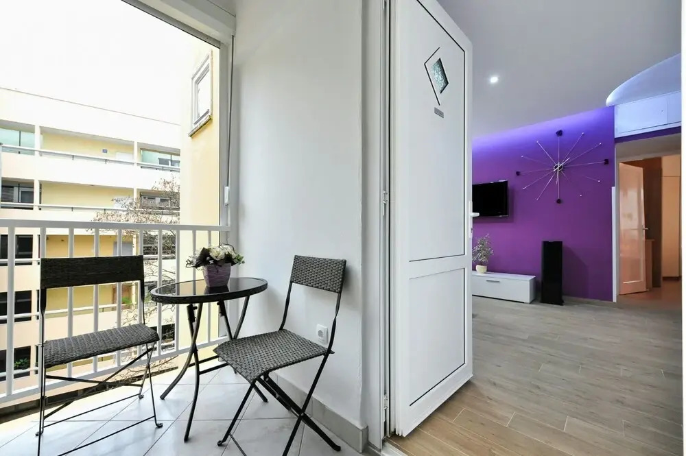 Apartment Purple Summer City