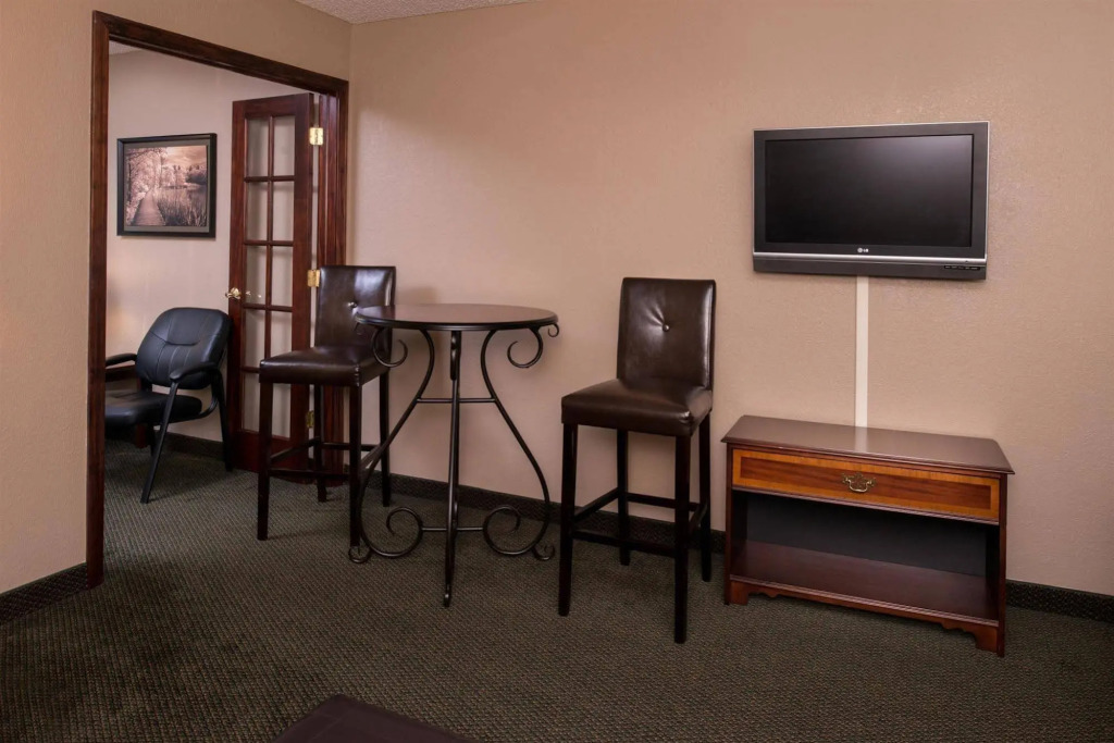 Rochester Airport Plaza Hotel