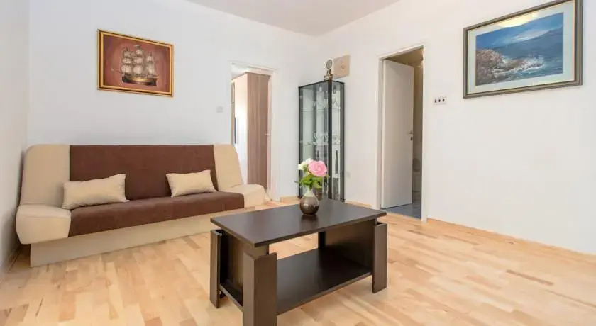 Maslina Apartments