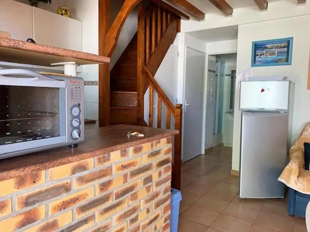 Villa Mitoyenne Climatisée, Piscine, Parking, 450m de la Plage - FR-1-607-17