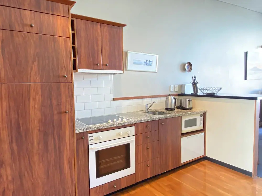 Seaview Waterfront Hotel Apt