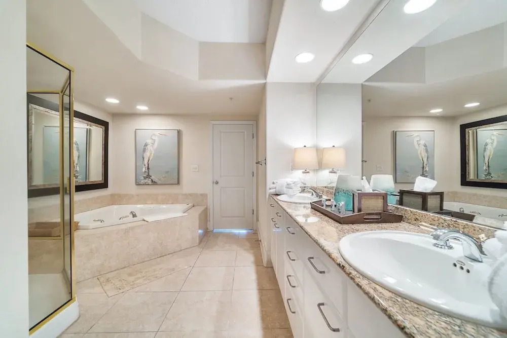 Three Bedroom With Bay Views Unit - Crb1105