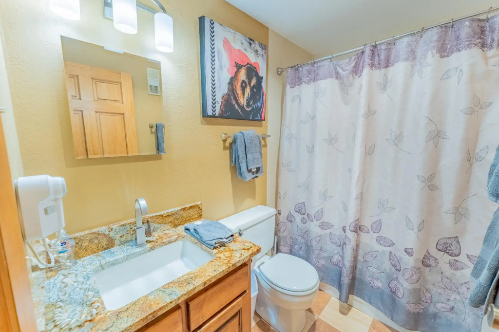The Yak Shack: Incredible Mountain View Condo