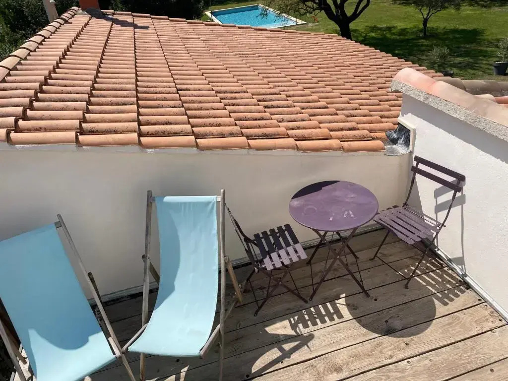 Studio avec piscine