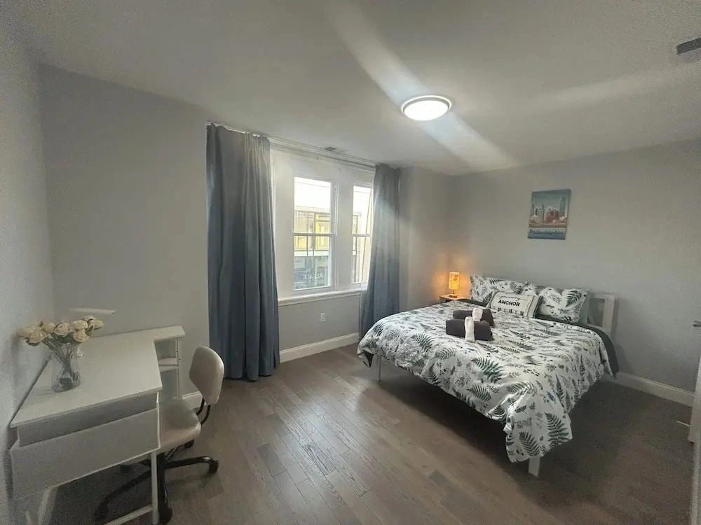Cozy 2-3 Bedroom Apartment in Center City