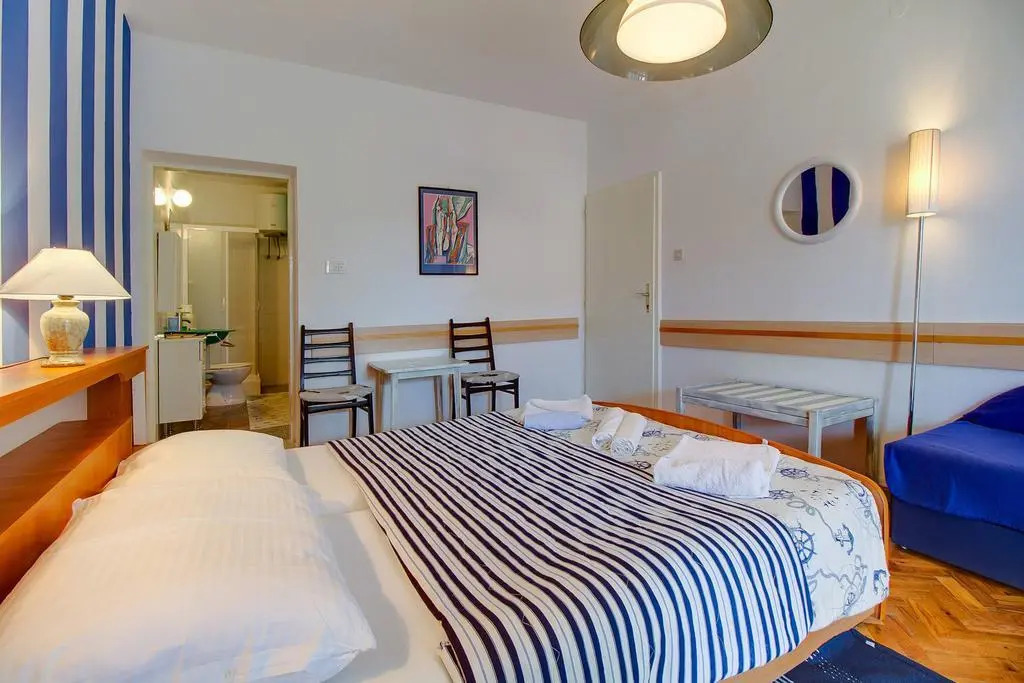 Room Milka