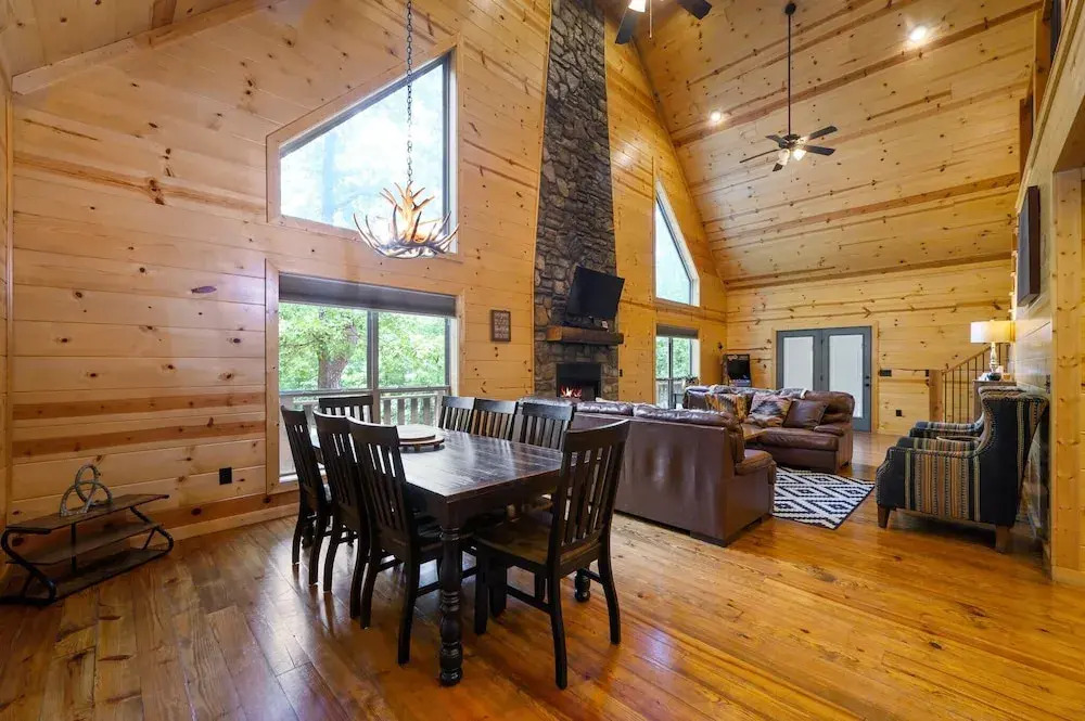 Summer Moon Lodge - For 8ppl
