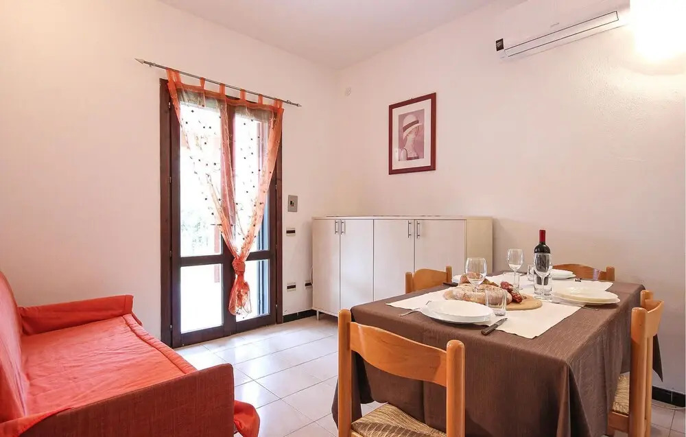 Amazing Apartment in Costa Rei -ca- With 2 Bedrooms and Wifi
