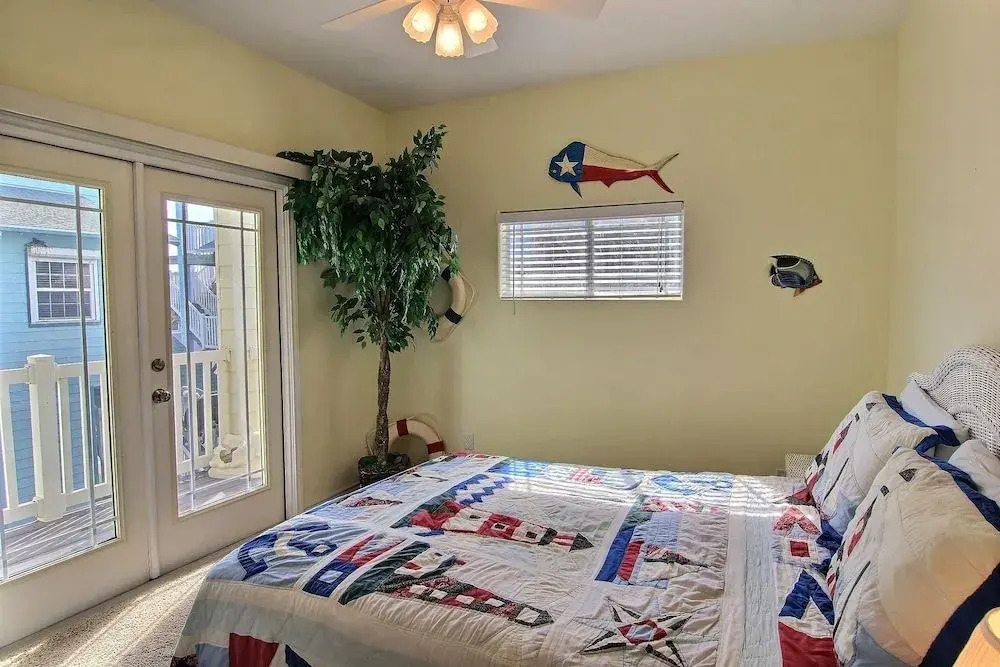 Sunny Daze 690sp 6 Bedrooms 3 Bathrooms Home