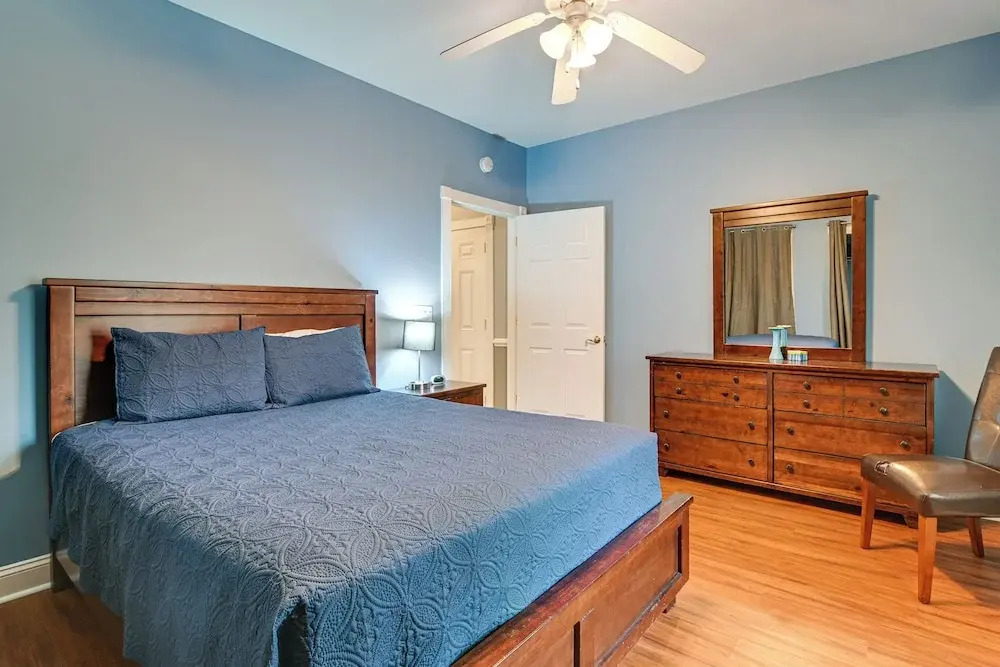 3 Mi to Broadway at the Beach: Condo w/ Pool!