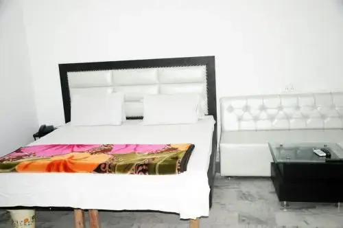 Ishaan Hotel