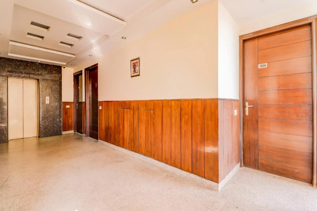 OYO GRG2153 Smart Inn