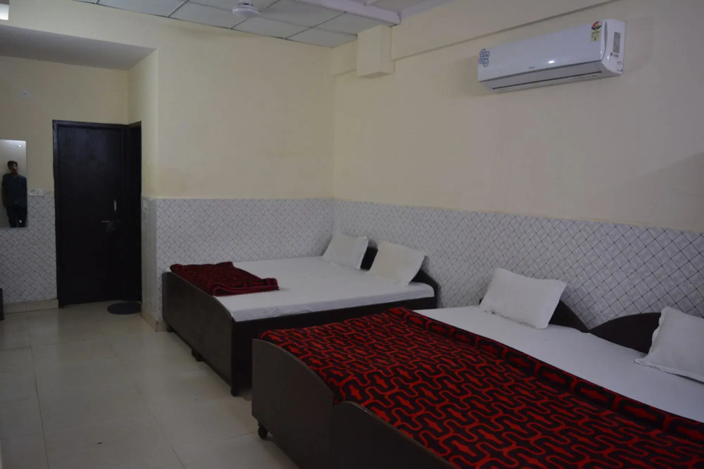 Shubham Hotel