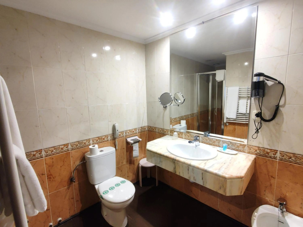 Hotel Leonor Mirón