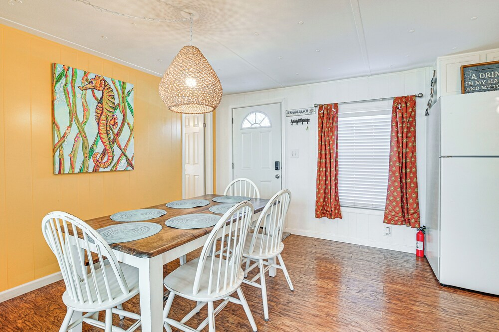 1 Mi to Surfside Beach: Coastal Cottage