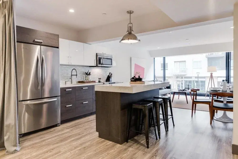 Modern & Spacious 2-Bedroom DTLA