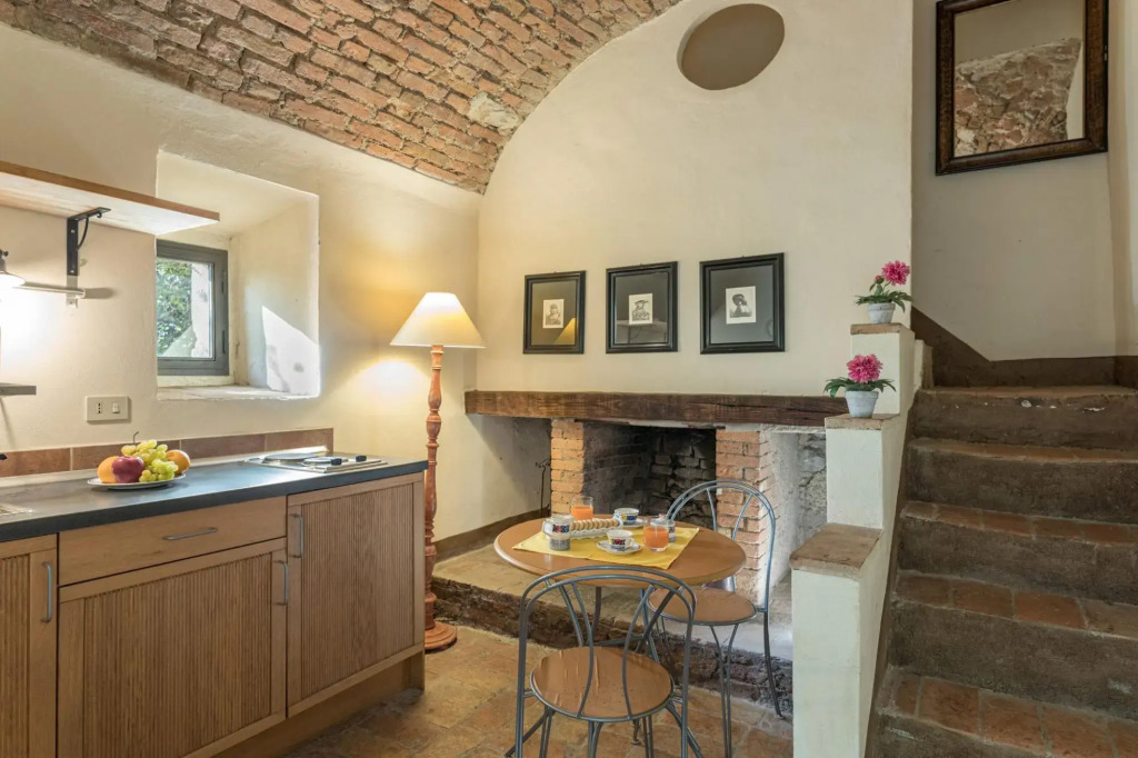 Charming villa with private garden and pool, located in panoramic position between Firenze, Volterra-VILLA LINCHIANO