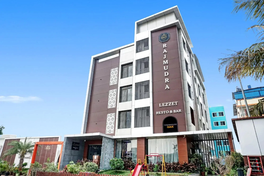 FabHotel Prime Rajmudra - Nr Butterfly Park - Hinjawadi