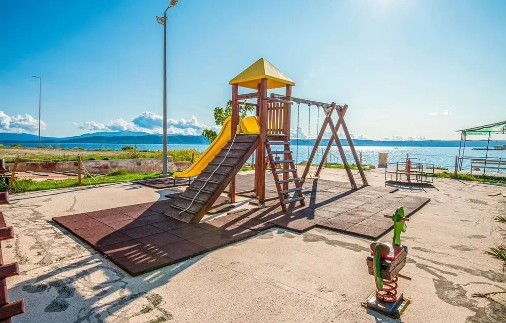 Nice Apartment in Igrane With 3 Bedrooms and Wifi