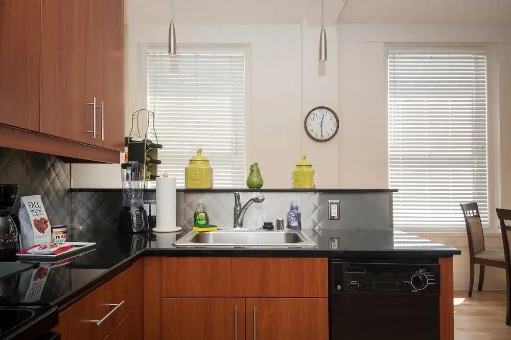 Sunshine Suites At 417