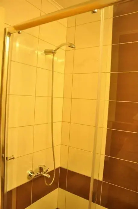 Taç Premier Anex