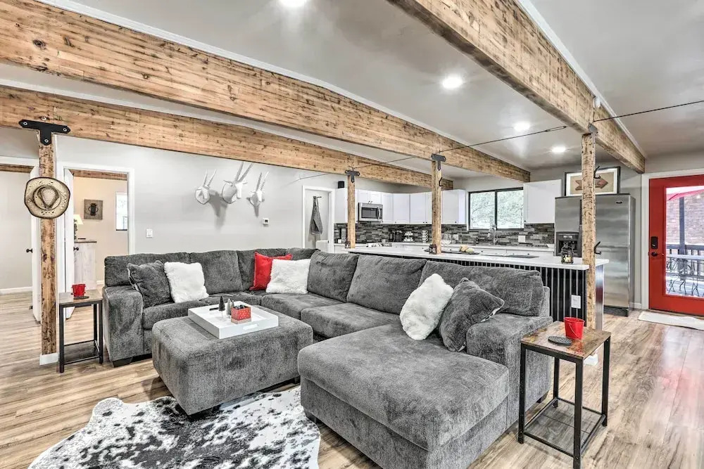 Fire Pit + ATV Trail Access: Munds Park Cabin!