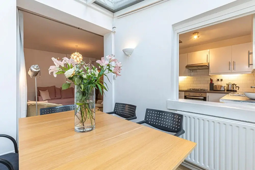 Charming 1-bed flat w/ patio near Notting Hill