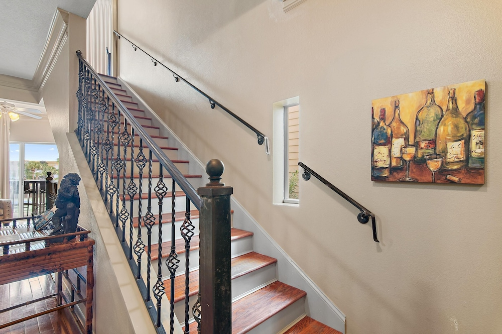 Beach Pointe 301