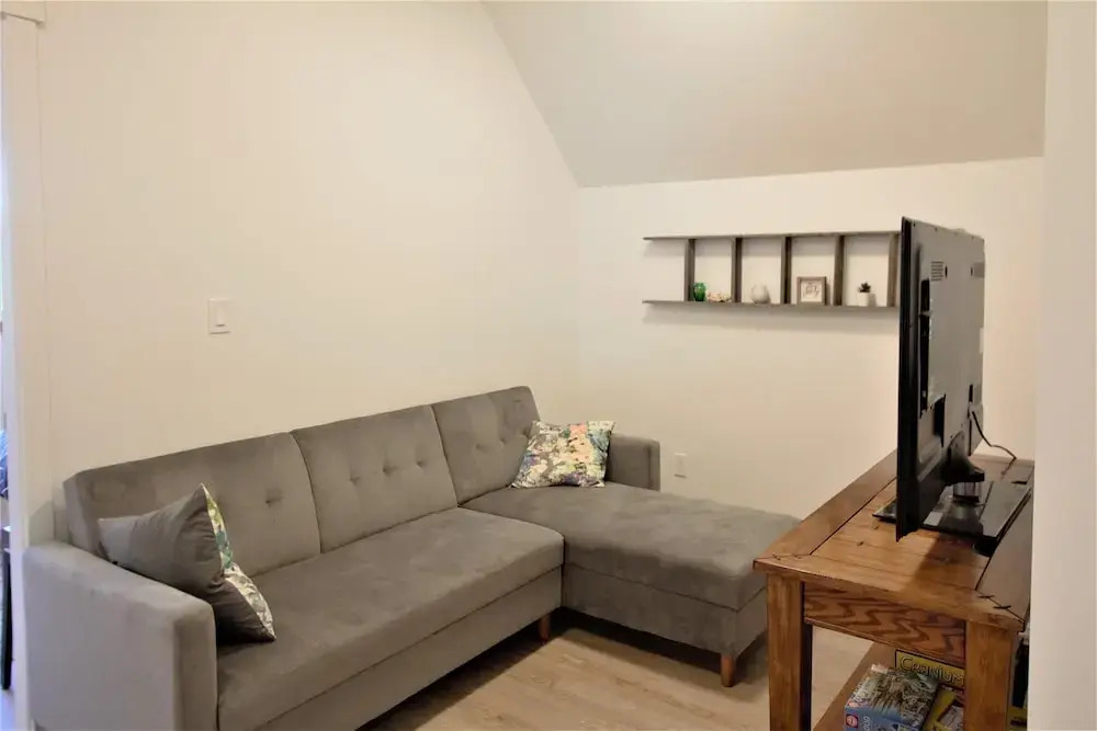 Storm Bay Cottage 1