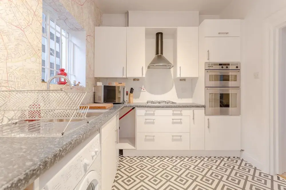 British Pad Near Earl's Court, Kens. & Hyde Park
