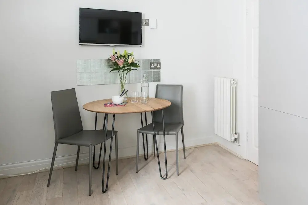 Ultra luxurious London home for 5-7