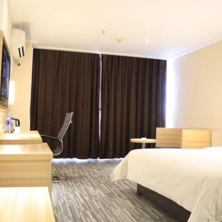 Poltton International Apartment Luohe