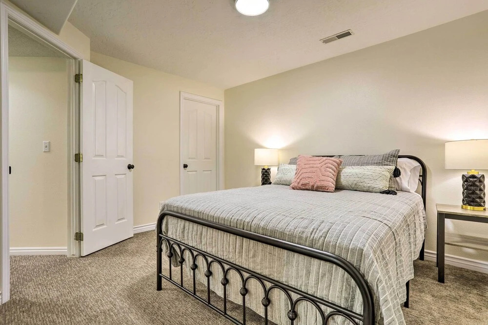Spacious Family Home, 3 Mi to Dtwn Cedar City