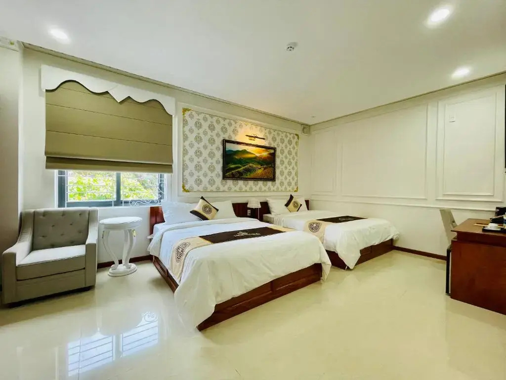 NEW PALACE HOTEL