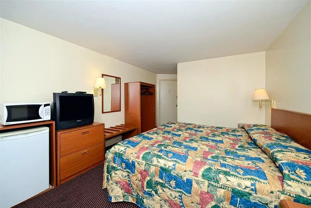 Travelers Inn