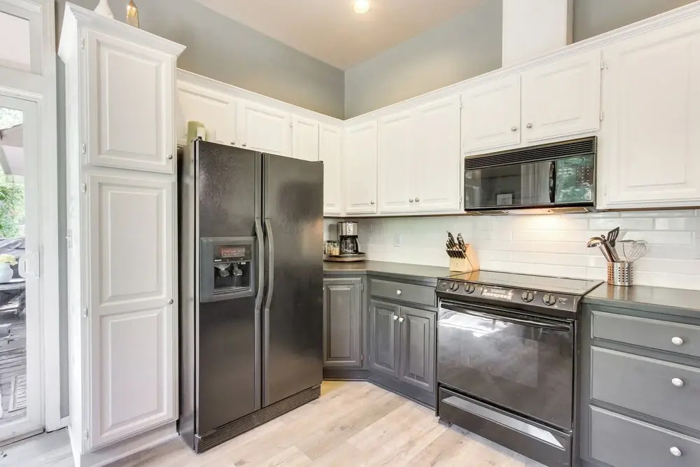 Pet-friendly Home w/ Yard, 2 Mi to Autzen Stadium