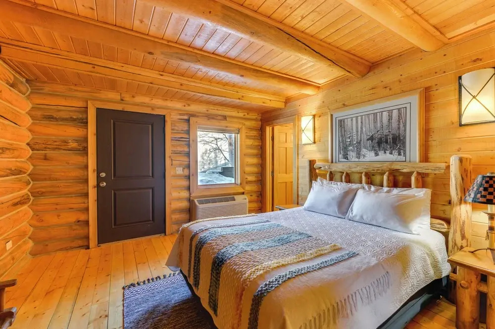 Jackson Condo w/ Fireplace < Half Mi to Snow King!