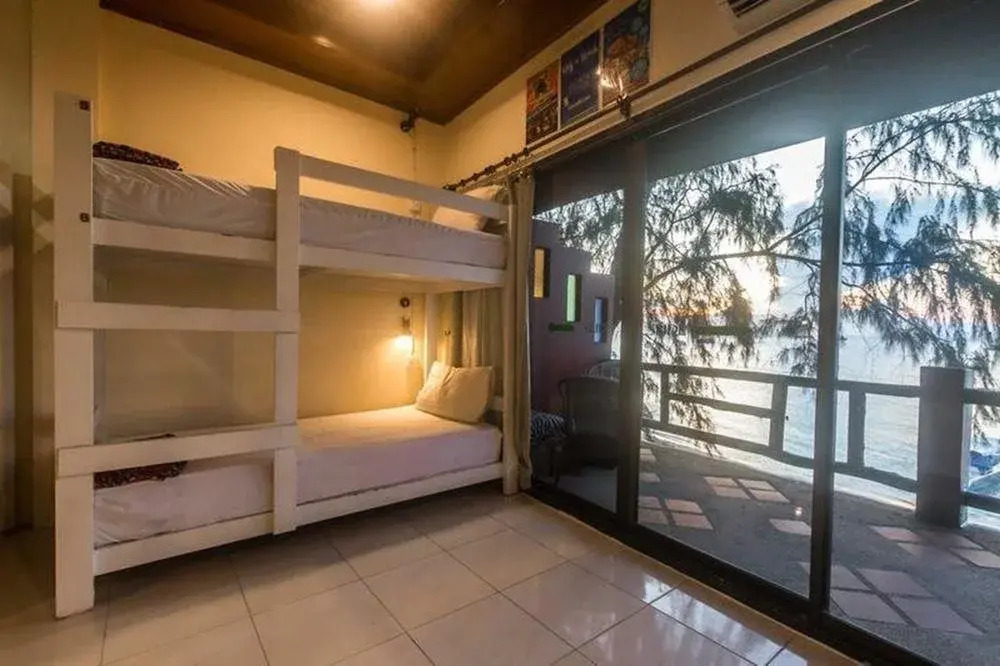 Goodtime Beach Hostel - Adults Only