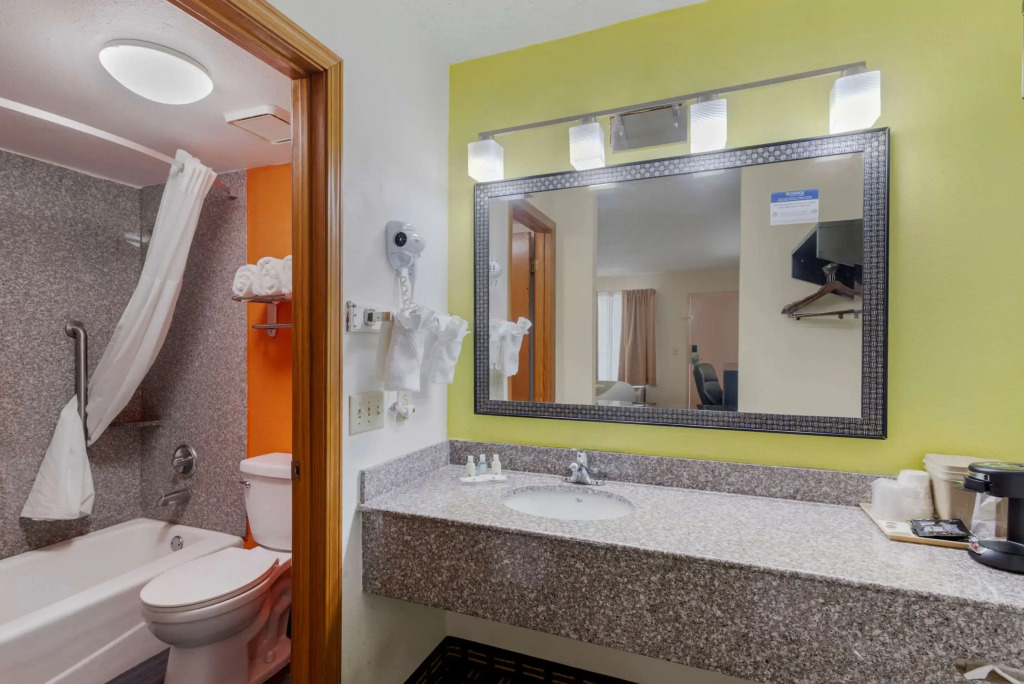 Quality Inn Acworth North