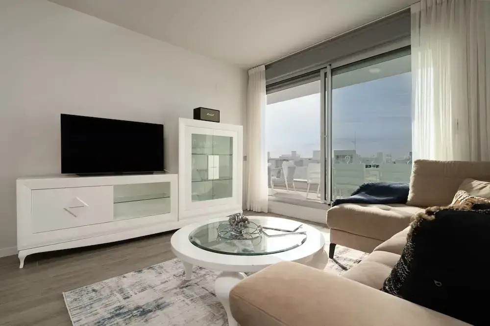 Nice Apartment With Shared Pool