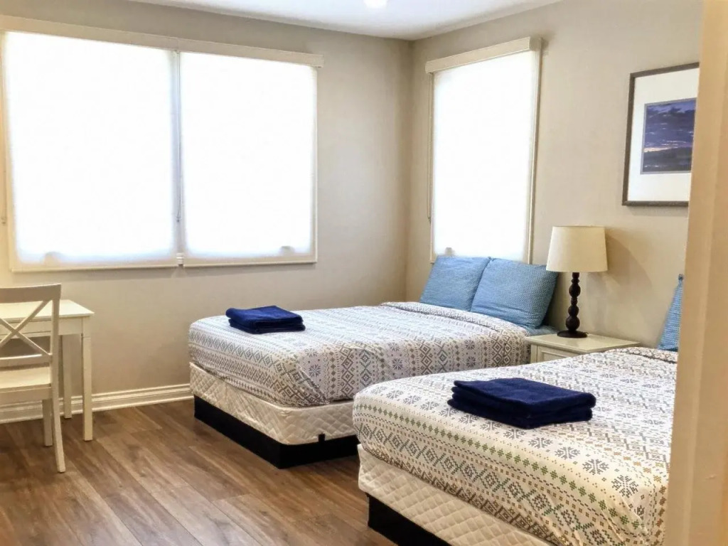 Los Angeles RoomRentals Harvard Heights
