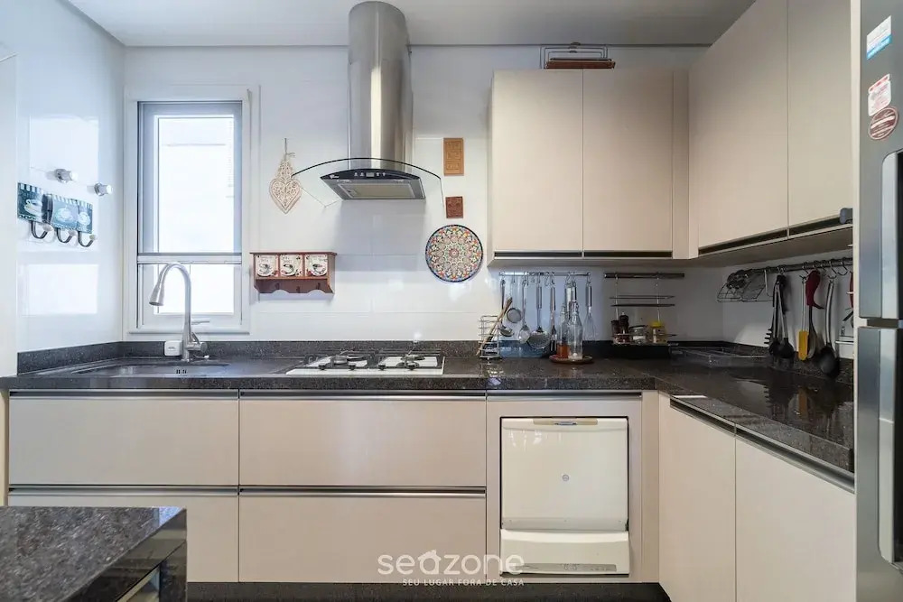 Apt w/ Grill 800m From the Beach, Jurere Sca0208