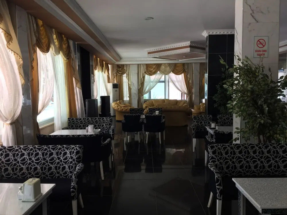 Grand Calypso Hotel