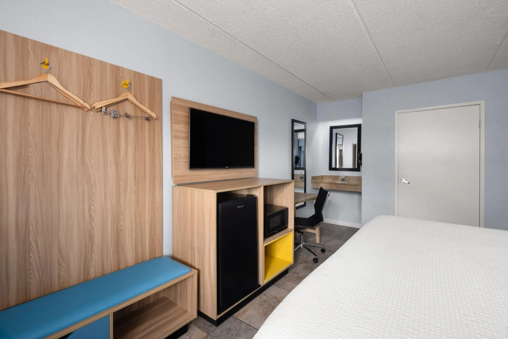 Days Inn by Wyndham Charlotte University