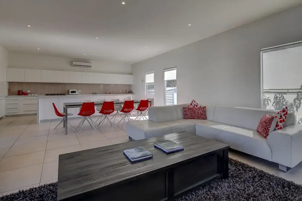Surfs Up - Fresh and modern East Beach home
