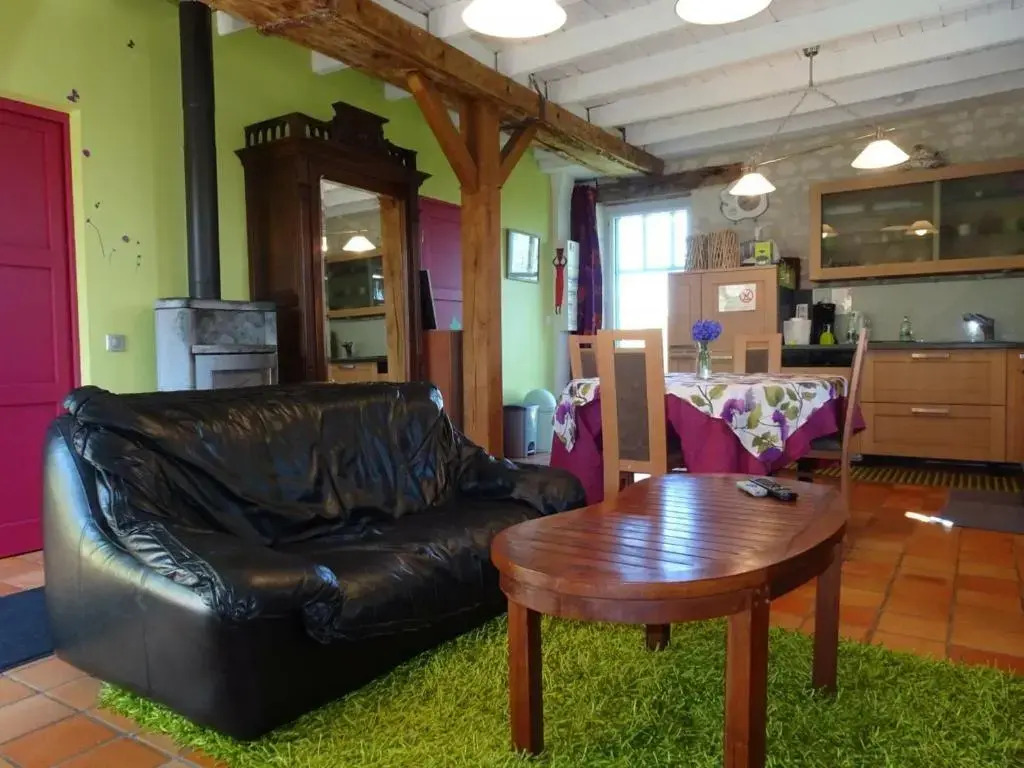 Gîte de charme avec piscine et sauna en Touraine, proche Châteaux de la Loire et Futuroscope - FR-1-381-323